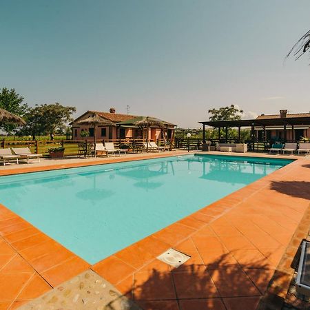 גרוסטו Agriturismo Il Laghetto מראה חיצוני תמונה