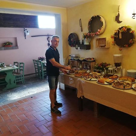 גרוסטו Agriturismo Il Laghetto מראה חיצוני תמונה
