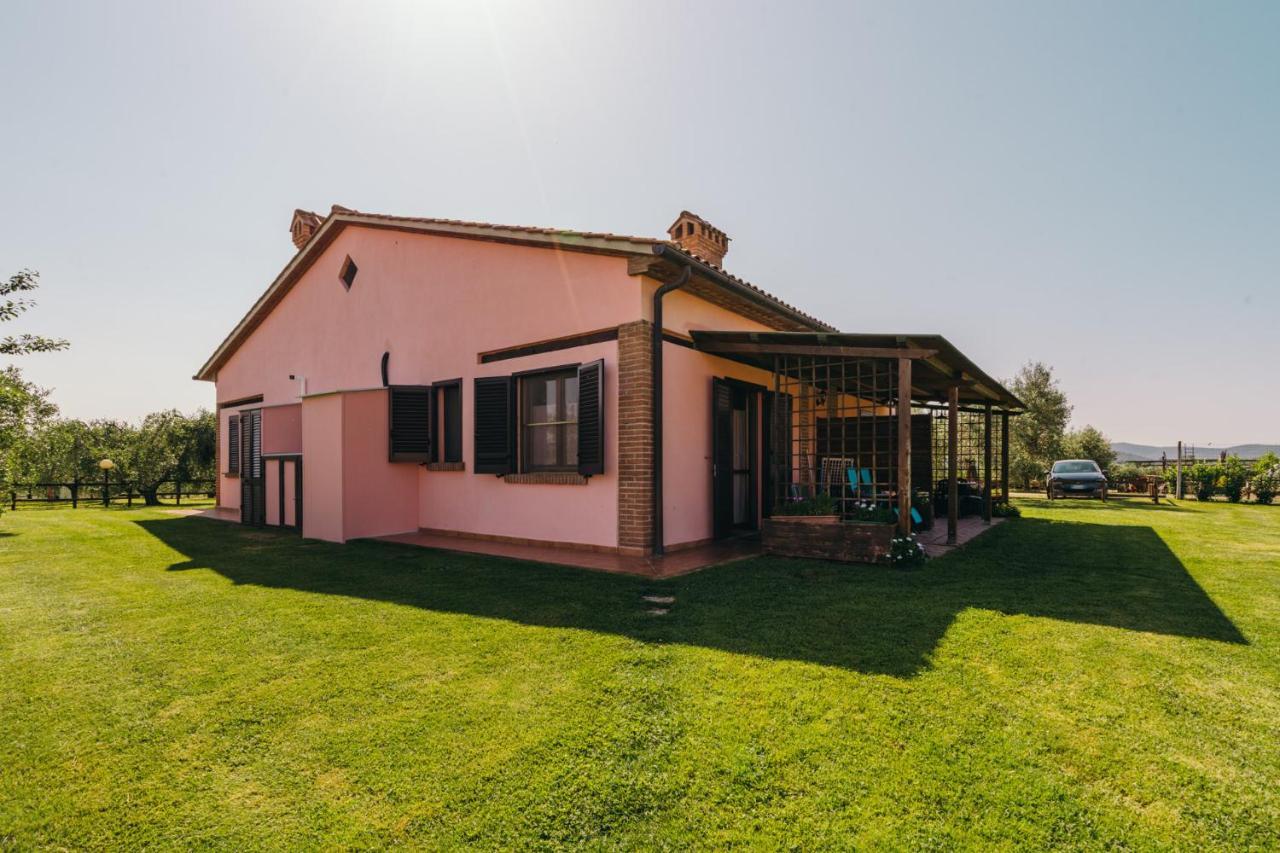 גרוסטו Agriturismo Il Laghetto מראה חיצוני תמונה