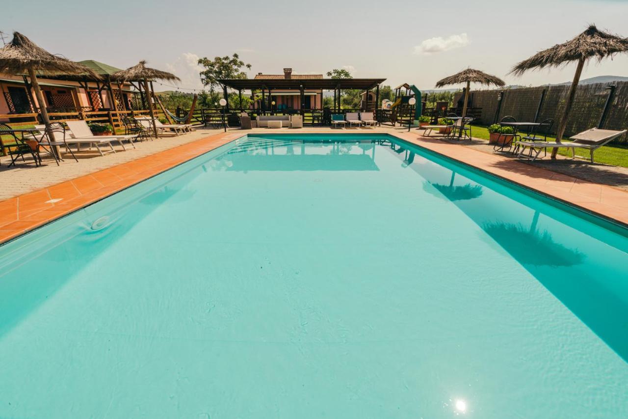 גרוסטו Agriturismo Il Laghetto מראה חיצוני תמונה