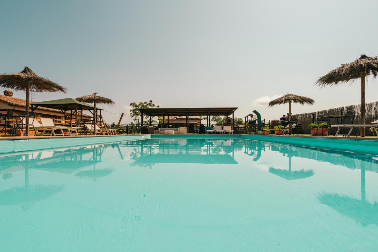 גרוסטו Agriturismo Il Laghetto מראה חיצוני תמונה