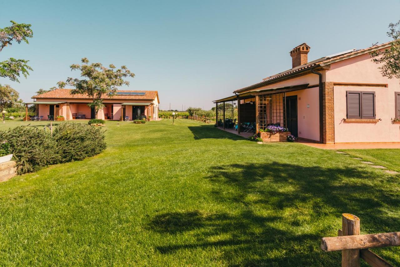 גרוסטו Agriturismo Il Laghetto מראה חיצוני תמונה