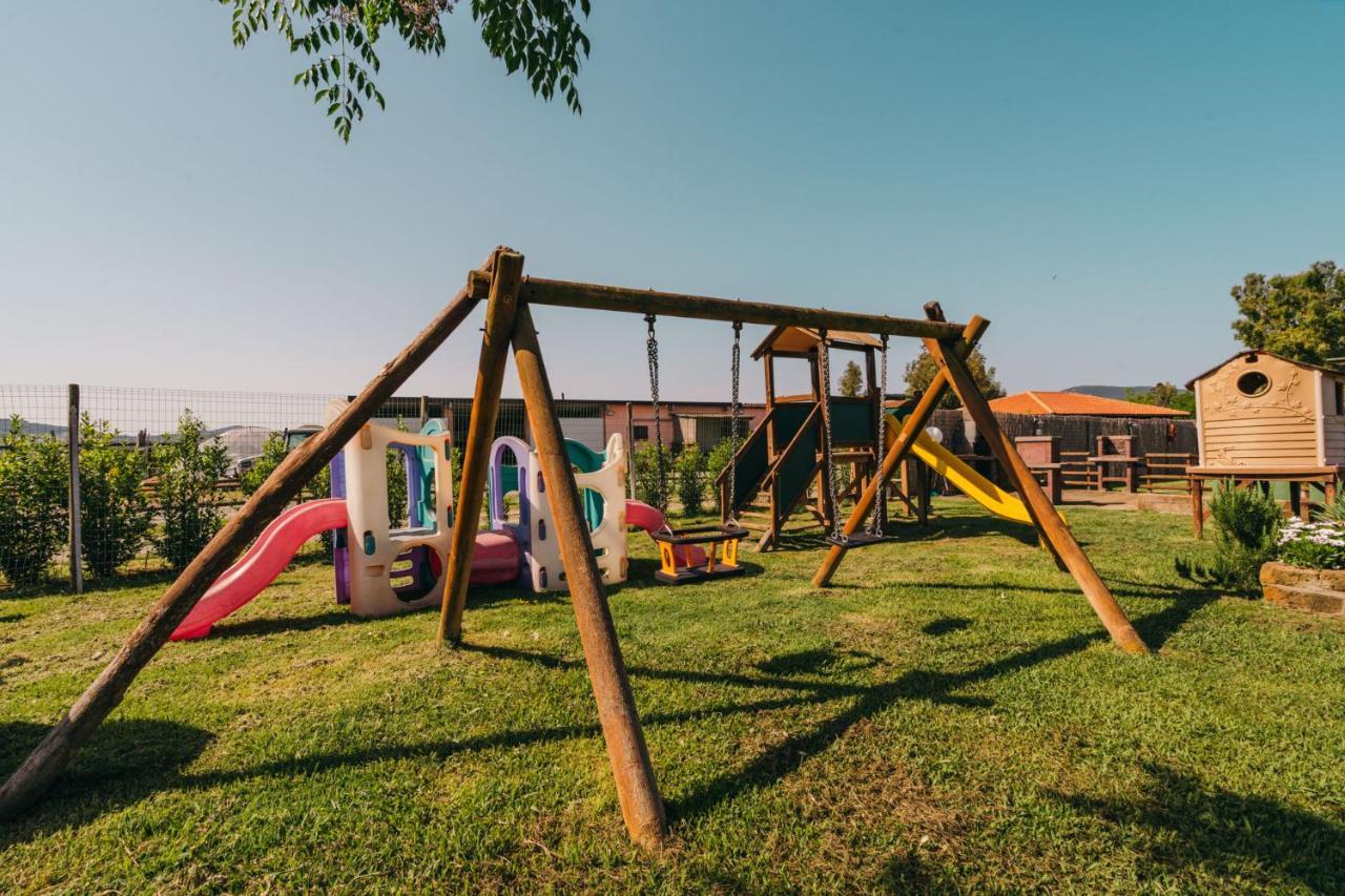 גרוסטו Agriturismo Il Laghetto מראה חיצוני תמונה