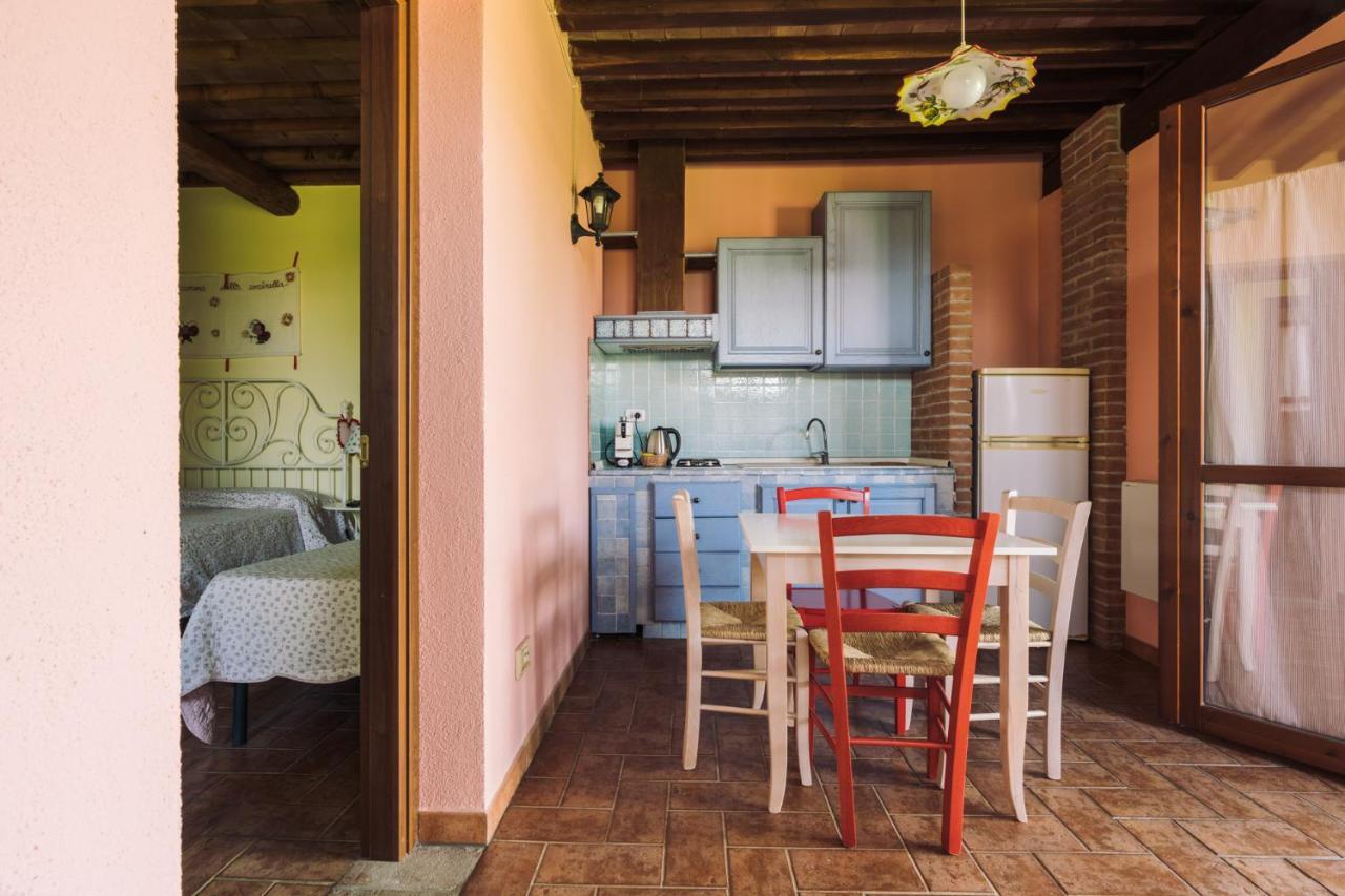 גרוסטו Agriturismo Il Laghetto מראה חיצוני תמונה