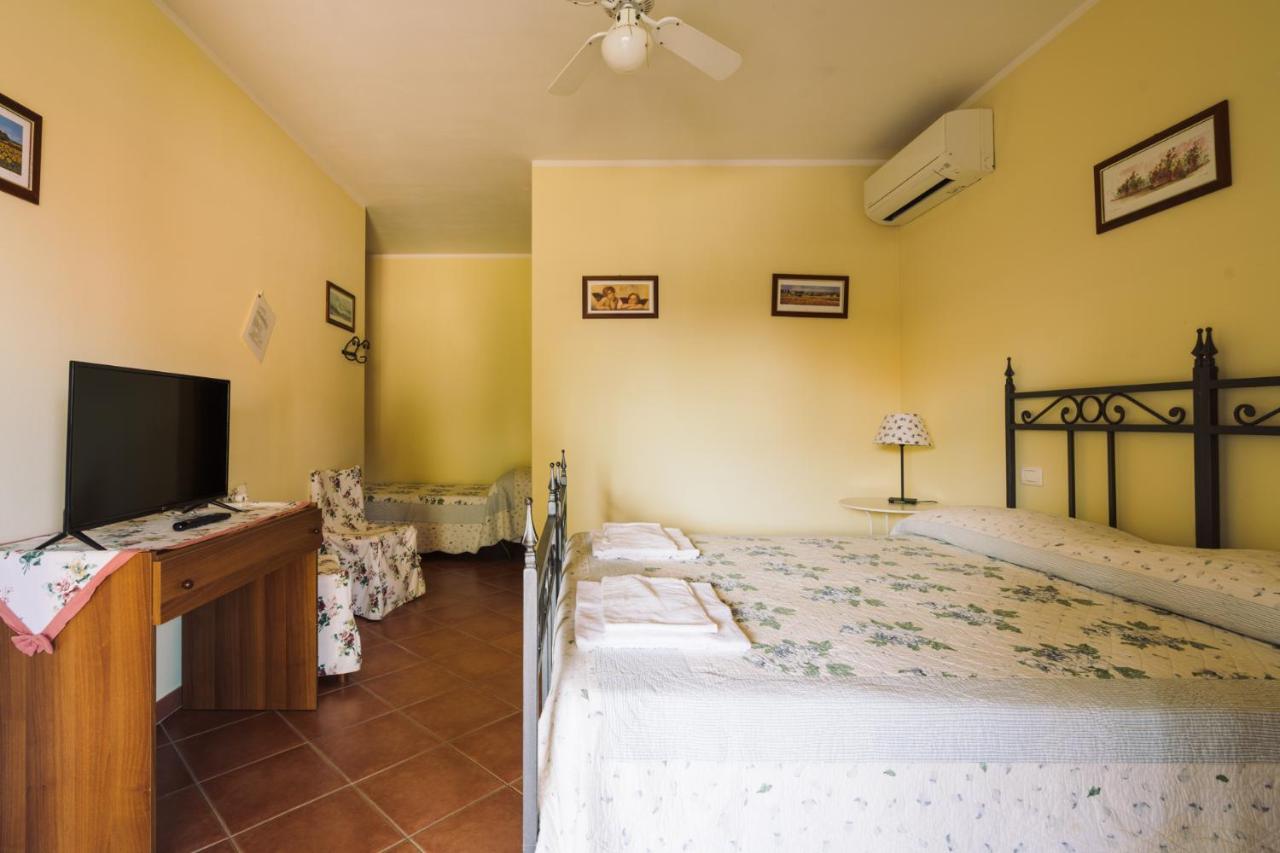 גרוסטו Agriturismo Il Laghetto מראה חיצוני תמונה