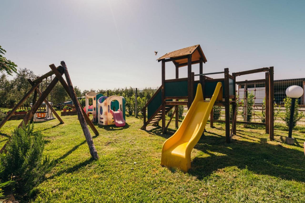 גרוסטו Agriturismo Il Laghetto מראה חיצוני תמונה
