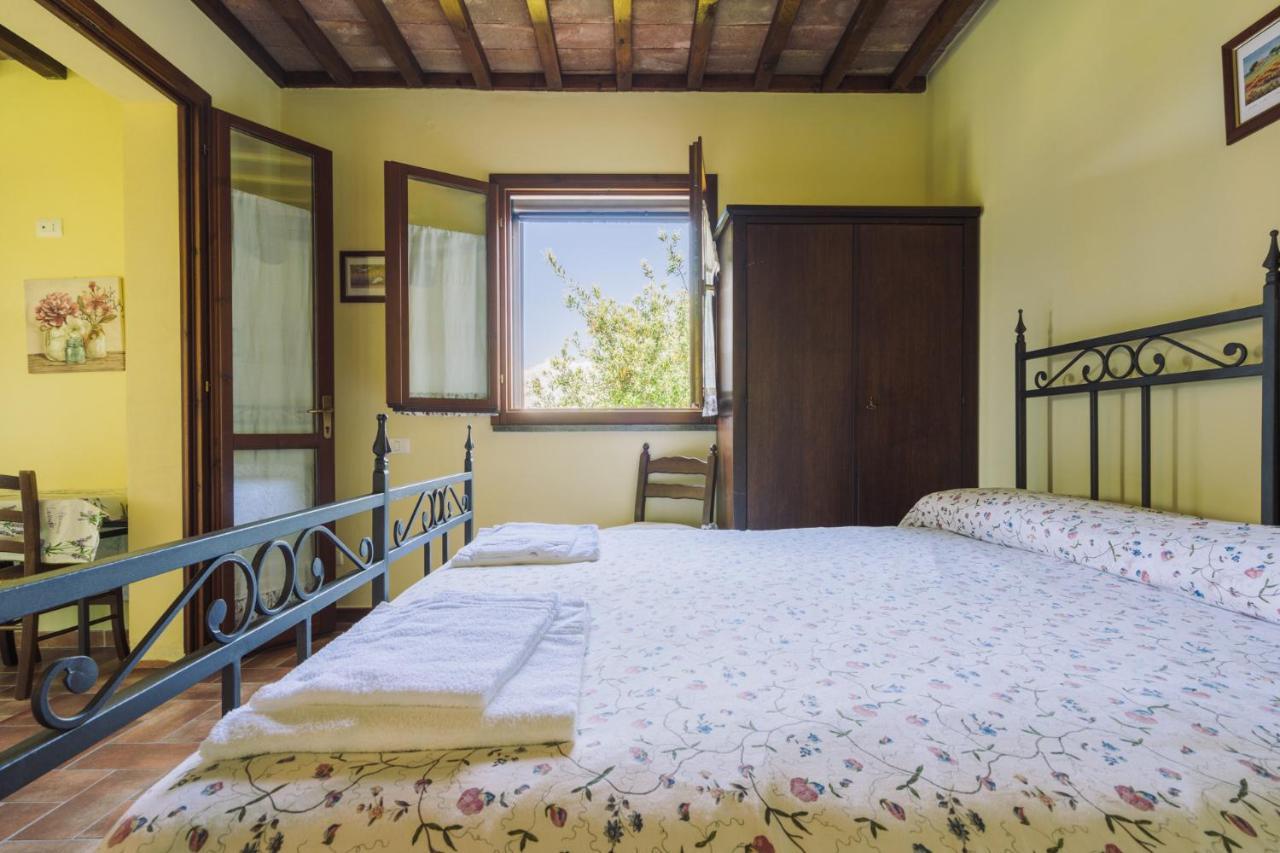 גרוסטו Agriturismo Il Laghetto מראה חיצוני תמונה