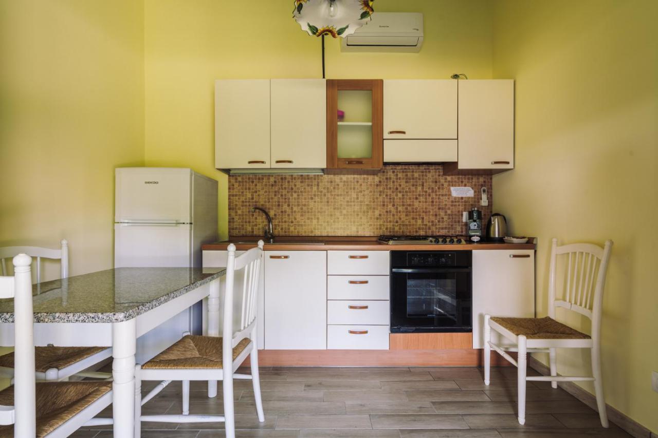 גרוסטו Agriturismo Il Laghetto מראה חיצוני תמונה